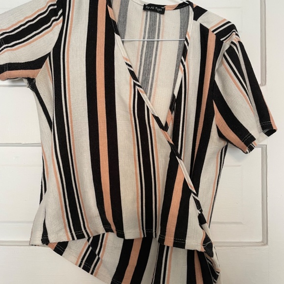 Women’s size small knit & sheer tees (6 pack) - Picture 3 of 6